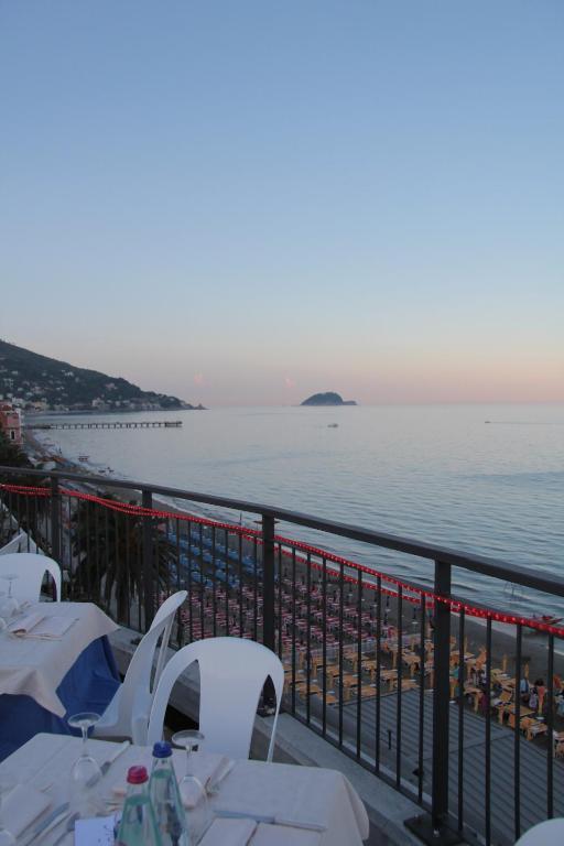 Hotel Bel Sit Alassio Buitenkant foto