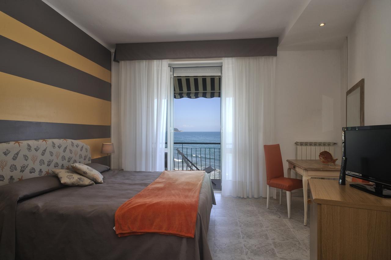 Hotel Bel Sit Alassio Buitenkant foto